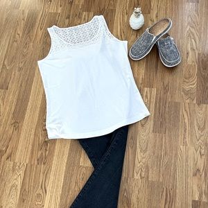 Eddie Bauer Sleeveless shirt